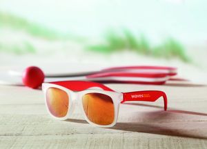 GiftRetail MO8652 - AMERICA TOUCH Lunettes de soleil miroir Rouge
